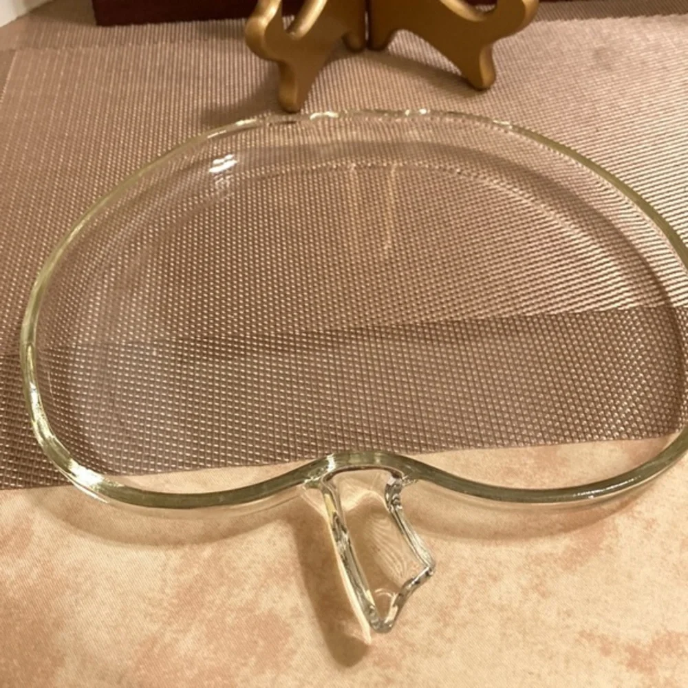 Set of 4 glass apple shaped dessert plates